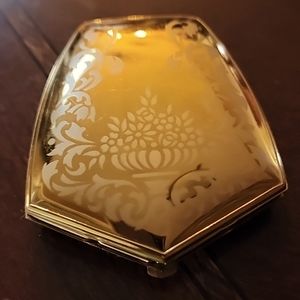 Vintage compact